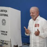 Telefónica y Santander se desploman en Bolsa tras la victoria electoral de Lula da Silva en Brasil