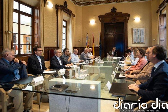 Transportistas, constructores y navieras alertan de los efectos de la inflación sobre su actividad: "Vienen años duros"