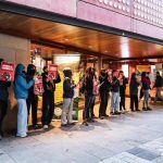 "Tu Airbnb era mi casa"; El Sindicato de Vivienda de La Rioja se planta ante el lobby de los pisos turísticos