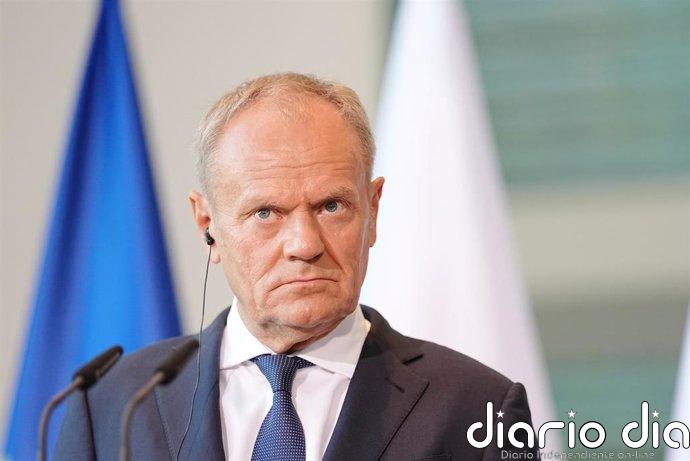 Tusk justifica la intervención en el Constitucional y atribuye la crisis al PiS y a "bots rusos"