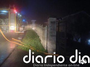 Un afectado por inhalación de humo en el incendio de un garaje de una vivienda en Tablao (Mieres)