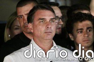 Un diputado de Flávio Bolsonaro anuncia que el excandidato presidencial ha partido rumbo al "exilio" en EEUU