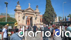 Un dispositivo especial por Todos los Santos facilita las visitas a los cementerios de Almería hasta el 2 de noviembre