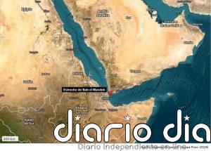 Un petrolero informa de varias explosiones cerca del buque en la zona de Bab el Mandeb