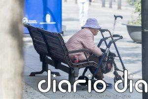 Un total de 236.736 personas están a la espera de la dependencia, un 16,6% menos que hace un año, según el Imserso