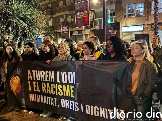 Una concentración en València denuncia que la situación en Ceuta es "espejo del fracaso" de las políticas migratorias