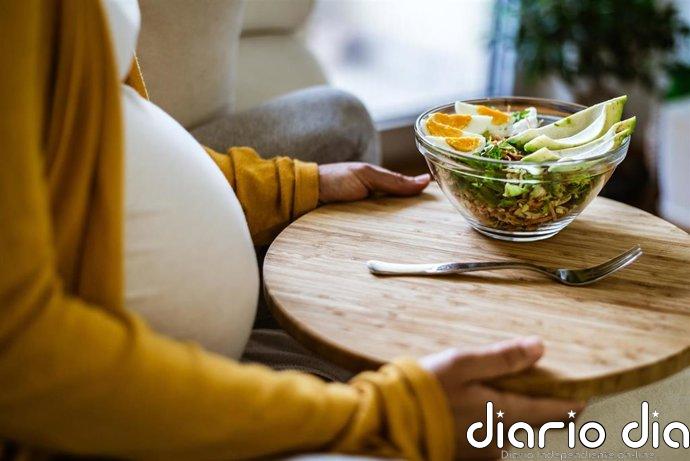 Una dieta saludable durante el embarazo se asocia con un menor riesgo de cólicos y eccema en los bebés