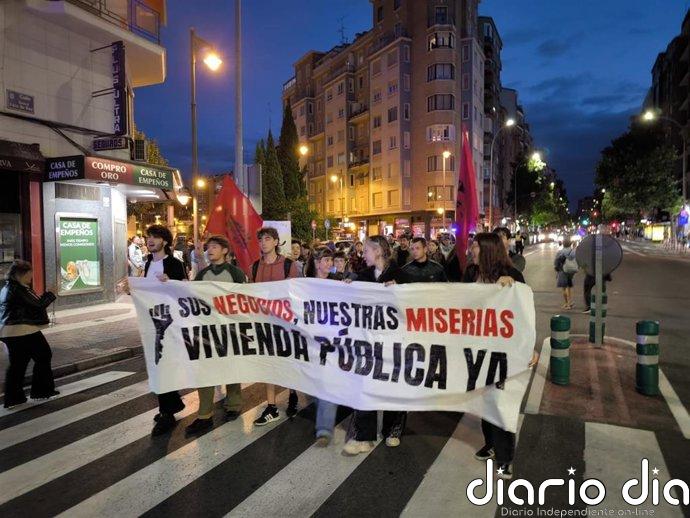 Una multitudinaria manifestación pide en Logroño "viviendas para vivir" no para "especular"