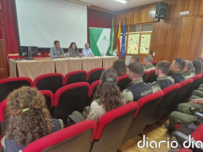 Una veintena de Agentes de Medio Ambiente reciben formación sobre técnicas de mediación en Jaén