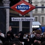 Unas 400 personas se concentran en Madrid contra la acampada de Sol y por la vivienda "social y nacional"