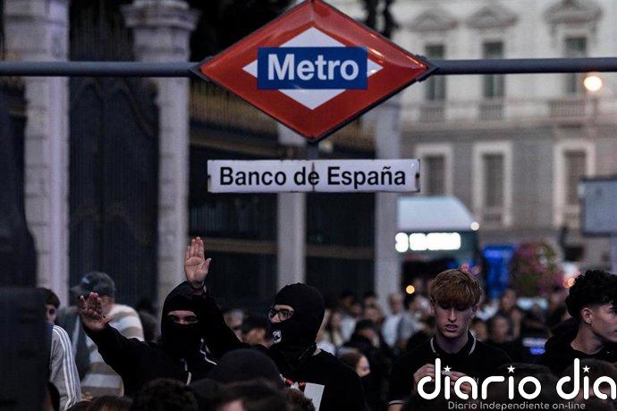 Unas 400 personas se concentran en Madrid contra la acampada de Sol y por la vivienda "social y nacional"