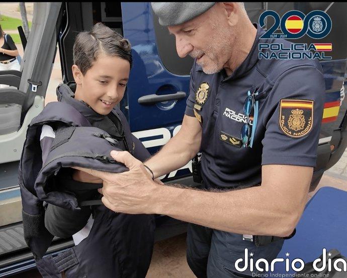 Unos 800 alumnos de colegios de Gran Canaria asisten a las jornadas de puertas abiertas por el Día de la Policía