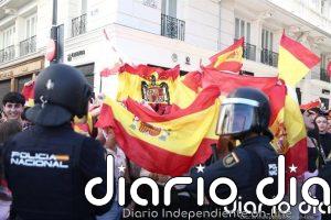 Varios policías heridos y cuatro detenidos por altercados en Sol tras el desfile de la Hispanidad