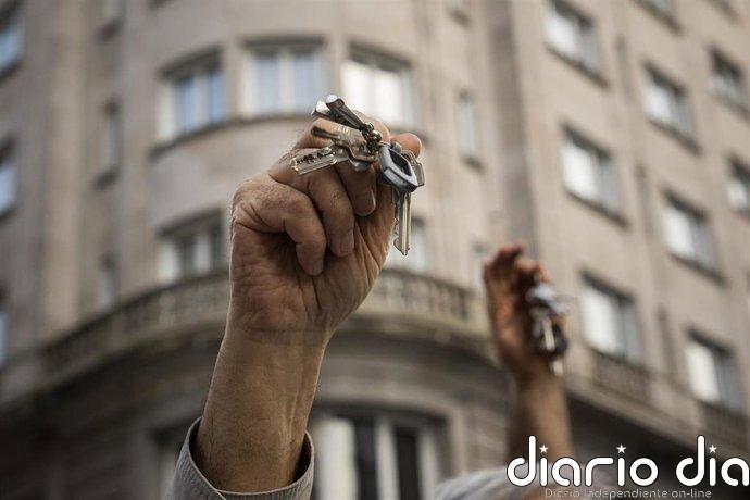 Vecinos del bloque de Ermita del Santo 14 se organizan con el Sindicato de Inquilinas para evitar su expulsión