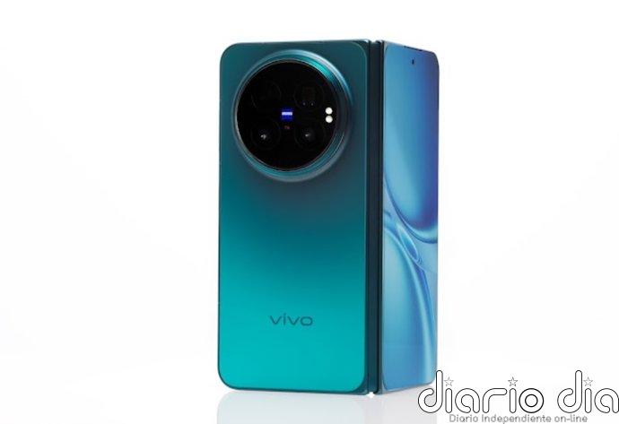 vivo X Fold6 llega a España: sistema de fotografía ZEISS, batería de 6.900 mAh y soporte para extensor teleobjetivo