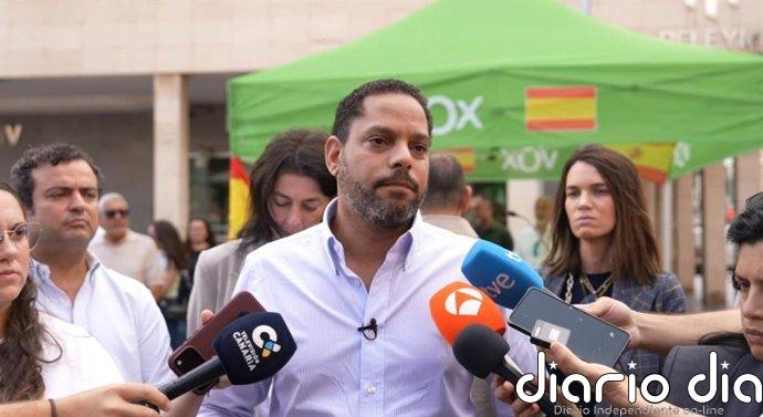 Vox promete deportar a todos los migrantes en situación irregular si alcanza una "fuerza suficiente" tras el 29N