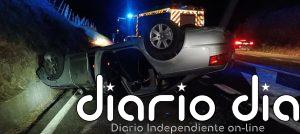 Vuelco sin heridos de un coche en la N-634 en Cabezón de la Sal