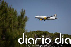Vueling ofrece cambiar gratis vuelos desde Barcelona programados hasta las 15 del domingo por la lluvia