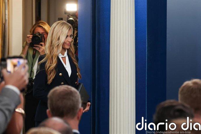 Zacharia dimite como portavoz de la Casa Blanca tras perder el apoyo de Trump, a quien le ha agradecido su labor
