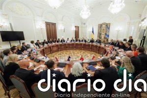 Zelenski reclama a los países de la UE más financiación, defensa aérea y sanciones contra Rusia