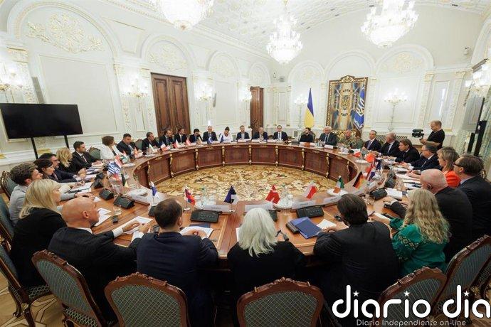 Zelenski reclama a los países de la UE más financiación, defensa aérea y sanciones contra Rusia